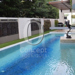 Pool landscape in tailor-made glass mosaic